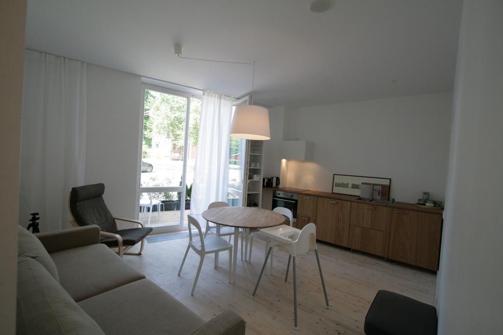Misko Apartamentai Juodkrantė Rum bild